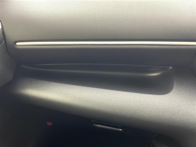 ヤリス ハイブリッドZ 純正ナビ フルセグTV 衝突被害軽減ブレーキ レーダークルーズコントロール レーンキープアシスト クリアランスソナー バックカメラ 前席シートヒーター 前後ドラレコ ETC LED オートハイビーム(19枚目)