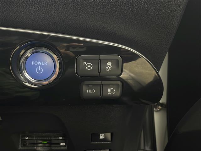 プリウス Ａツーリングセレクション　禁煙車　セーフティセンス　純正ＳＤナビ　バックカメラ　レーダークルーズコントロール　ＬＥＤオートライト　レザーシート　前席シートヒーター　オートハイビーム　クリアランスソナー　スマートキー　ＥＴＣ（4枚目）