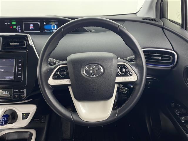 プリウス Ａツーリングセレクション　禁煙車　セーフティセンス　純正ＳＤナビ　バックカメラ　レーダークルーズコントロール　ＬＥＤオートライト　レザーシート　前席シートヒーター　オートハイビーム　クリアランスソナー　スマートキー　ＥＴＣ（8枚目）