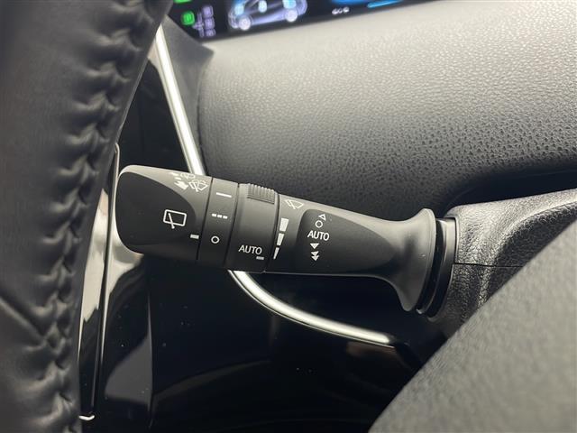 プリウス Ａツーリングセレクション　禁煙車　セーフティセンス　純正ＳＤナビ　バックカメラ　レーダークルーズコントロール　ＬＥＤオートライト　レザーシート　前席シートヒーター　オートハイビーム　クリアランスソナー　スマートキー　ＥＴＣ（11枚目）