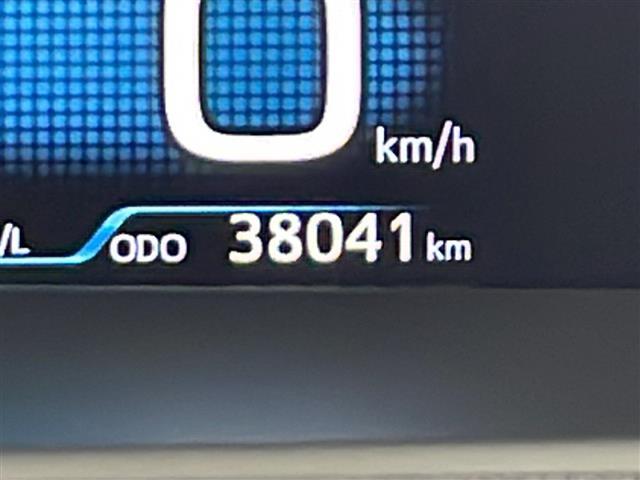 プリウス Ａツーリングセレクション　禁煙車　セーフティセンス　純正ＳＤナビ　バックカメラ　レーダークルーズコントロール　ＬＥＤオートライト　レザーシート　前席シートヒーター　オートハイビーム　クリアランスソナー　スマートキー　ＥＴＣ（14枚目）