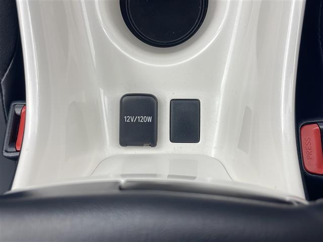 プリウス Ａツーリングセレクション　禁煙車　セーフティセンス　純正ＳＤナビ　バックカメラ　レーダークルーズコントロール　ＬＥＤオートライト　レザーシート　前席シートヒーター　オートハイビーム　クリアランスソナー　スマートキー　ＥＴＣ（18枚目）