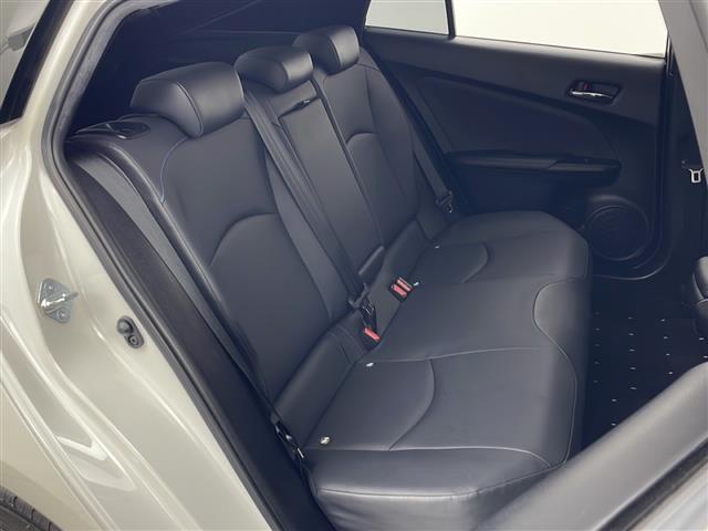 プリウス Ａツーリングセレクション　禁煙車　セーフティセンス　純正ＳＤナビ　バックカメラ　レーダークルーズコントロール　ＬＥＤオートライト　レザーシート　前席シートヒーター　オートハイビーム　クリアランスソナー　スマートキー　ＥＴＣ（25枚目）