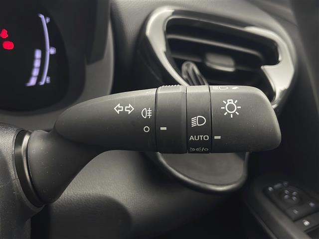 ヤリスクロス ハイブリッドZ 寒冷地仕様 禁煙車 セーフティセンス 純正メモリナビ パノラミックビューモニター パワーバックドア レーダークルーズコントロール LEDオートライト ハーフレザー シートヒーター 純正AW ETC(10枚目)