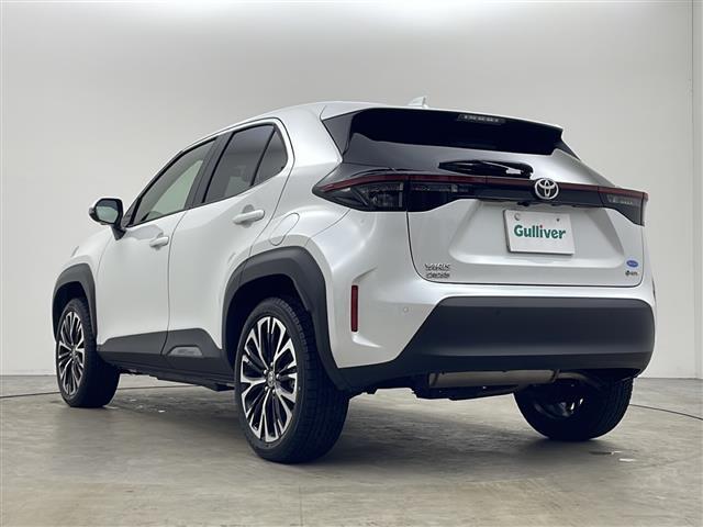 ヤリスクロス ハイブリッドZ 寒冷地仕様 禁煙車 セーフティセンス 純正メモリナビ パノラミックビューモニター パワーバックドア レーダークルーズコントロール LEDオートライト ハーフレザー シートヒーター 純正AW ETC(43枚目)