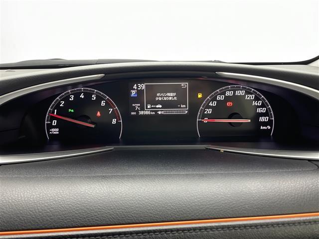 シエンタ Ｇ　クエロ　４ＷＤ　トヨタセーフティセンス　純正ＳＤナビ　フルセグ　バックカメラ　両側パワースライドドア　ハーフレザーシート　クリアランスソナー　ＬＥＤオートライト　革巻きステアリング　スマートキー　ＥＴＣ（4枚目）