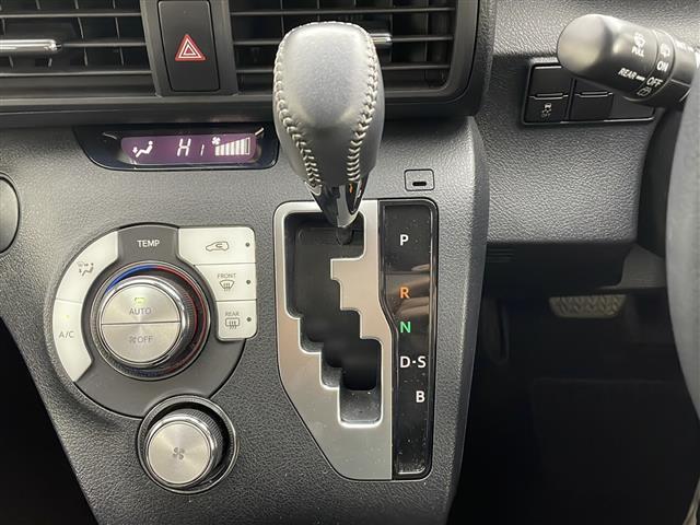 シエンタ Ｇ　クエロ　４ＷＤ　トヨタセーフティセンス　純正ＳＤナビ　フルセグ　バックカメラ　両側パワースライドドア　ハーフレザーシート　クリアランスソナー　ＬＥＤオートライト　革巻きステアリング　スマートキー　ＥＴＣ（7枚目）