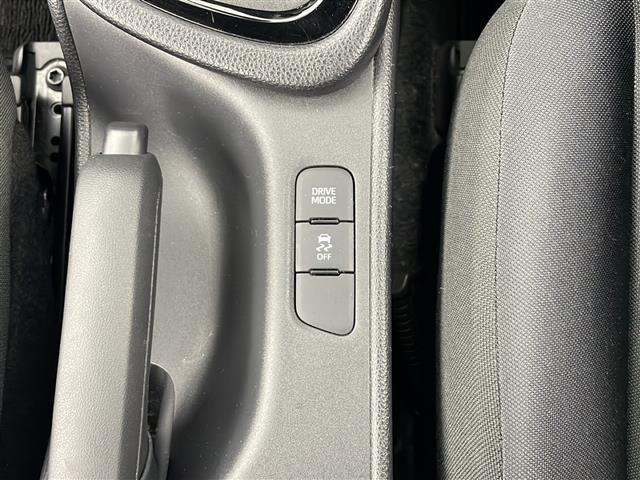 ヤリス G トヨタセーフティセンス 純正ディスプレイオーディオ Apple Car Play Bluetooth CD DVD バックカメラ クリアランスソナー LEDオートライト オートマチックハイビーム(17枚目)