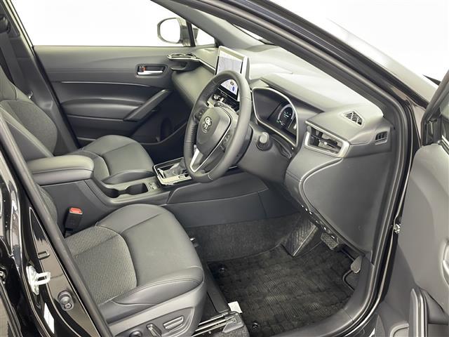 カローラクロス ハイブリッド　Ｚ　パノラマルーフ　トヨタセーフティセンス　純正ナビ　フルセグ　パノラミックビューモニター　レーダークルーズコントロール　ハーフレザーシート　シートヒーター　ベンチレーション　ステアリングヒーター　ＥＴＣ（17枚目）