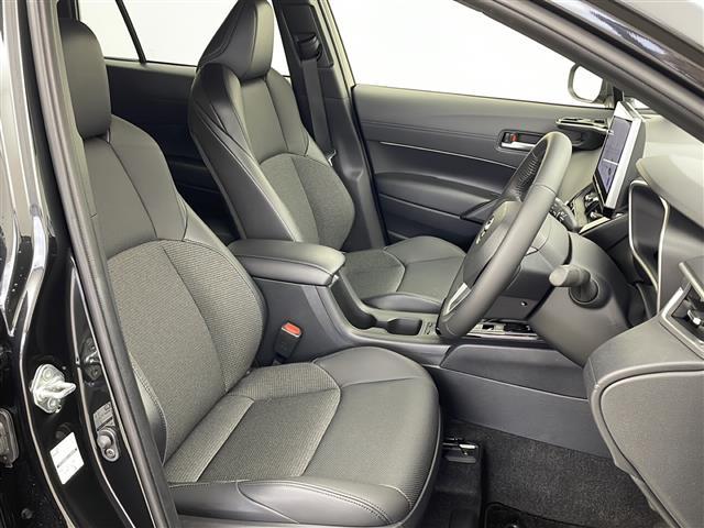 カローラクロス ハイブリッド　Ｚ　パノラマルーフ　トヨタセーフティセンス　純正ナビ　フルセグ　パノラミックビューモニター　レーダークルーズコントロール　ハーフレザーシート　シートヒーター　ベンチレーション　ステアリングヒーター　ＥＴＣ（18枚目）