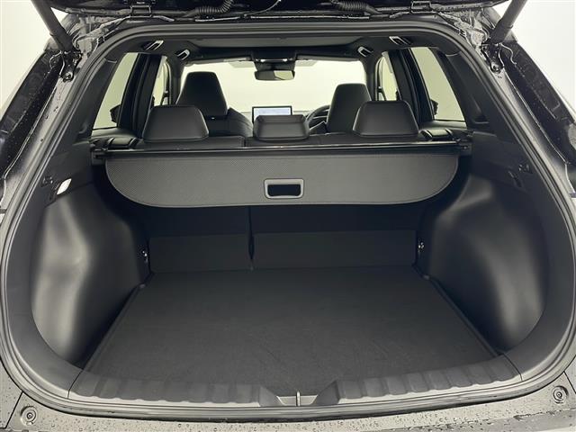 カローラクロス ハイブリッド　Ｚ　パノラマルーフ　トヨタセーフティセンス　純正ナビ　フルセグ　パノラミックビューモニター　レーダークルーズコントロール　ハーフレザーシート　シートヒーター　ベンチレーション　ステアリングヒーター　ＥＴＣ（24枚目）