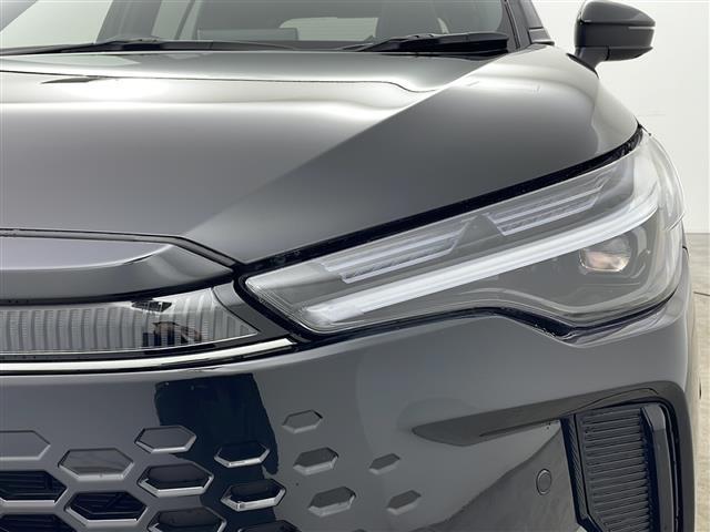 カローラクロス ハイブリッド　Ｚ　パノラマルーフ　トヨタセーフティセンス　純正ナビ　フルセグ　パノラミックビューモニター　レーダークルーズコントロール　ハーフレザーシート　シートヒーター　ベンチレーション　ステアリングヒーター　ＥＴＣ（35枚目）