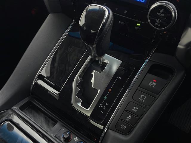 アルファードハイブリッド ＳＲ　Ｃパッケージ　サンルーフ　純正フリップダウンモニター　トヨタセーフティセンス　純正１０．５型ナビ　フルセグ　Ｂｌｕｅｔｏｏｔｈ　パノラミックビューモニター　両側パワースライドドア　レーダークルーズコントロール（13枚目）