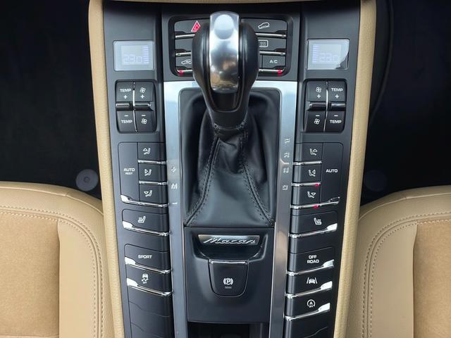 マカン マカンＧＴＳ　純正ＯＰ　ＢＢＳ製ＲＳスパイダー２０インチＡＷ　純正１８インチスタッドレス付ＡＷ　ＨＤＤナビ　ＬＥＤヘッドライト　スマートキー　スペアスマートキー（8枚目）