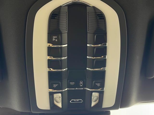 マカン マカンＧＴＳ　純正ＯＰ　ＢＢＳ製ＲＳスパイダー２０インチＡＷ　純正１８インチスタッドレス付ＡＷ　ＨＤＤナビ　ＬＥＤヘッドライト　スマートキー　スペアスマートキー（11枚目）