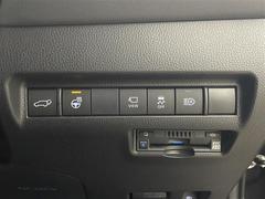 ������õ������Ź�ˤ�Ǥ�������������̳�ƻ�����̡����졢��������������񡢻͹񡢶彣�����졢������Ϥˤ������Τ����ͤΤ���Ź���Ԥ����Ƥ��ޤ��� 7