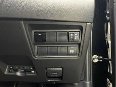 ������õ������Ź�ˤ�Ǥ�������������̳�ƻ�����̡����졢��������������񡢻͹񡢶彣�����졢������Ϥˤ������Τ����ͤΤ���Ź���Ԥ����Ƥ��ޤ��� 4