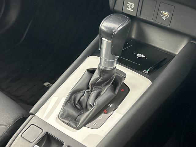 フィット e:HEVリュクス 純正8型ナビ(CD DVD BT フルセグTV) バックカメラ ETC シティブレーキシステム レーンキープアシスト オートハイビーム レーダークルーズコントロール コーナーセンサー(32枚目)