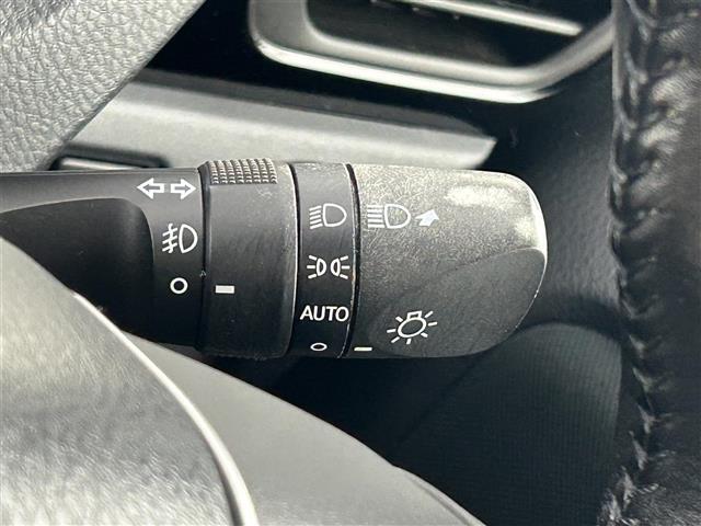 ヴォクシー ＺＳ　煌　後席モニター　純正９型ナビ　ビルトインＥＴＣ　前後ドラレコ　クルーズコントロール　衝突軽減ブレーキ　レーンキープ　アイドリングストップ　両側電動スライドドア　ＭＴモード付き　純正１６インチＡＷ　ＬＥＤ（27枚目）