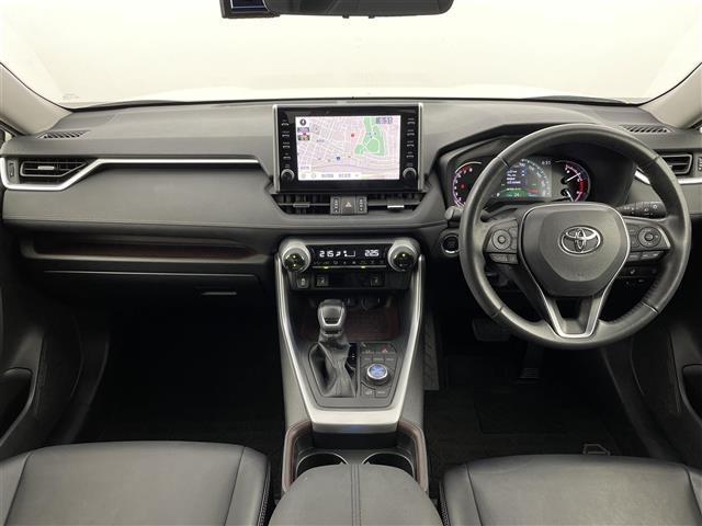 ＲＡＶ４ Ｇ　Ｚパッケージ　純正ナビＴＶ　全方位カメラ　前後ドラレコ　ＥＴＣ　ＡＣＣ　コーナーセンサ　衝突軽減ブレーキ　レーンキープ　ＢＳＭ　ＰＫＳＢ　ヒルディセントコントロール　ＭＴモード付き　パワーバックドア　シートヒータ（2枚目）