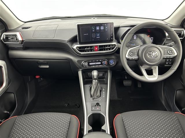 ライズ Ｚ　登録済未使用車　純正ディスプレイオーディオ（ＢＴ，フルセグＴＶ）　バックカメラ　ＡＣＣ　コーナーセンサー　衝突軽減ブレーキ　先行車発進お知らせ　シートヒーター　純正１７インチＡＷ　ＬＥＤヘッドライト（2枚目）