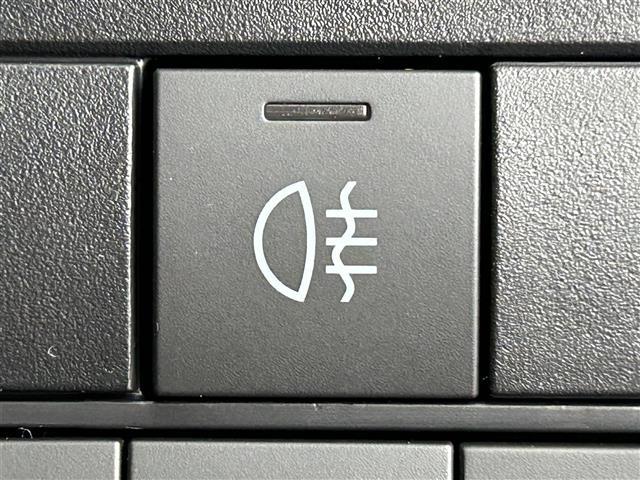 ライズ Ｚ　登録済未使用車　純正ディスプレイオーディオ（ＢＴ，フルセグＴＶ）　バックカメラ　ＡＣＣ　コーナーセンサー　衝突軽減ブレーキ　先行車発進お知らせ　シートヒーター　純正１７インチＡＷ　ＬＥＤヘッドライト（10枚目）