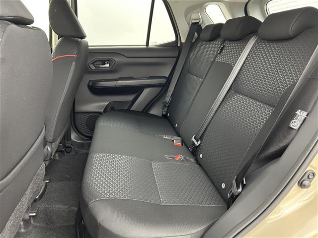 ライズ Ｚ　登録済未使用車　純正ディスプレイオーディオ（ＢＴ，フルセグＴＶ）　バックカメラ　ＡＣＣ　コーナーセンサー　衝突軽減ブレーキ　先行車発進お知らせ　シートヒーター　純正１７インチＡＷ　ＬＥＤヘッドライト（35枚目）