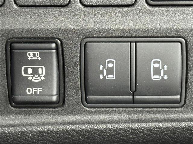 セレナ ｅ－パワー　ハイウェイスターＶ　純正１０型ＳＤナビ　アラウンドビューモニター　インテリジェントルームミラー　ＥＴＣ　ナビ連動前方ドラレコ　プロパイロット　コーナーセンサー　エマージェンシーブレーキ　レーンキープ　両側電動スライドドア（10枚目）
