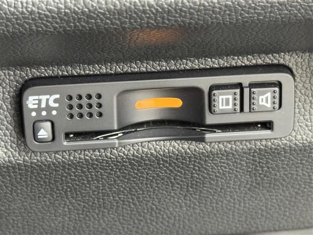 フリード Ｇ・ホンダセンシング　純正９型ナビ（ＢＴ，フルセグＴＶ）　バックカメラ　ビルトインＥＴＣ　前後ドラレコ　アダプティブクルコン　コーナーセンサー　ホンダセンシング　衝突被害軽減ブレーキ　レーンキープ　両側電動スライドドア（12枚目）