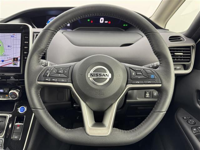 セレナ ｅ－パワー　ハイウェイスターＶ　純正１１型後席モニター　純正１０型ナビ　全方位カメラ　ビルトインＥＴＣ２．０　ナビ連動前方ドラレコ　インテリジェントルームミラー　プロパイロット　エマージェンシーブレーキ　両側電動スライドドア　ＬＥＤ（24枚目）