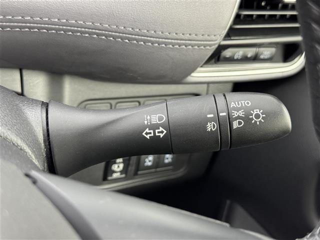 セレナ ｅ－パワー　ハイウェイスターＶ　純正１１型後席モニター　純正１０型ナビ　全方位カメラ　ビルトインＥＴＣ２．０　ナビ連動前方ドラレコ　インテリジェントルームミラー　プロパイロット　エマージェンシーブレーキ　両側電動スライドドア　ＬＥＤ（27枚目）