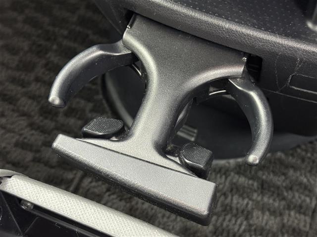 ヴォクシー ＺＳ　煌Ｚ　純正９型ナビ（フルセグＴＶ）　バックカメラ　ビルトインＥＴＣ　３６０°ドライブレコーダー　パドルシフト　両側電動スライドドア　ハーフレザー　プッシュスタート　電動格納式ドアミラー　純正１６インチＡＷ（29枚目）