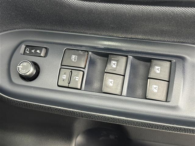 ノア Ｓｉ　フリップダウンモニター　純正ナビ（ＢＴ，フルセグＴＶ）　バックカメラ　ビルトインＥＴＣ　衝突軽減ブレーキ　レーンキープ　アイドリングストップ　方側電動スライドドア　ＭＴモード付き　純正１６インチＡＷ（10枚目）