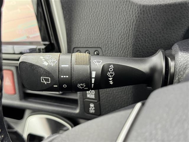 ノア Ｓｉ　フリップダウンモニター　純正ナビ（ＢＴ，フルセグＴＶ）　バックカメラ　ビルトインＥＴＣ　衝突軽減ブレーキ　レーンキープ　アイドリングストップ　方側電動スライドドア　ＭＴモード付き　純正１６インチＡＷ（26枚目）
