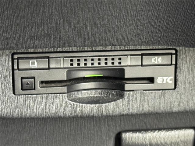 プリウス Ｓマイコーデ　純正ナビ（Ｂｌｕｅｔｏｏｔｈ）　バックカメラ　ビルトインＥＴＣ　クルーズコントロール　コーナーセンサー　プッシュスタート　ステアリングリモコン　電動格納式ドアミラー　純正フロアマット　フォグランプ（10枚目）