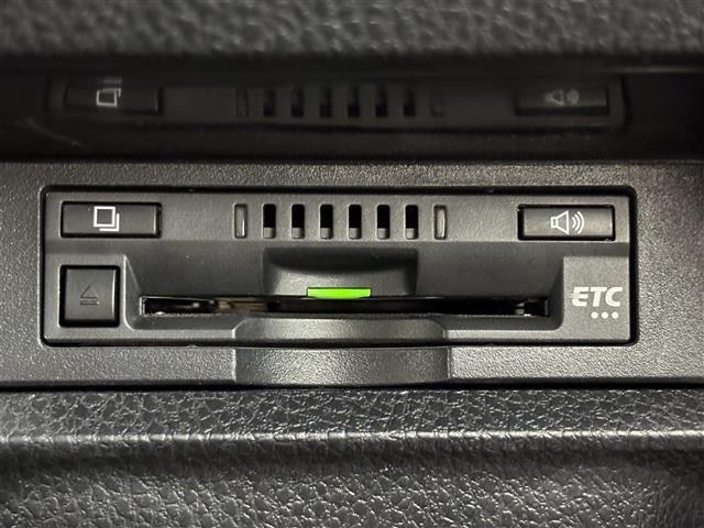 ヴォクシー ＺＳ　煌ＩＩＩ　後席モニター　純正ナビ（フルセグＴＶ）　バックカメラ　ビルトインＥＴＣ　前方ドラレコ　クルコン　コーナーセンサー　衝突軽減　レーンキープ　両側電動スライドドア　ＭＴモード付き　ハーフレザー　Ｗエアコン（12枚目）