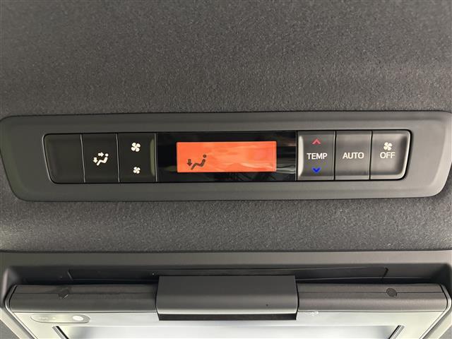 ヴォクシー ＺＳ　煌ＩＩＩ　後席モニター　純正ナビ（フルセグＴＶ）　バックカメラ　ビルトインＥＴＣ　前方ドラレコ　クルコン　コーナーセンサー　衝突軽減　レーンキープ　両側電動スライドドア　ＭＴモード付き　ハーフレザー　Ｗエアコン（31枚目）