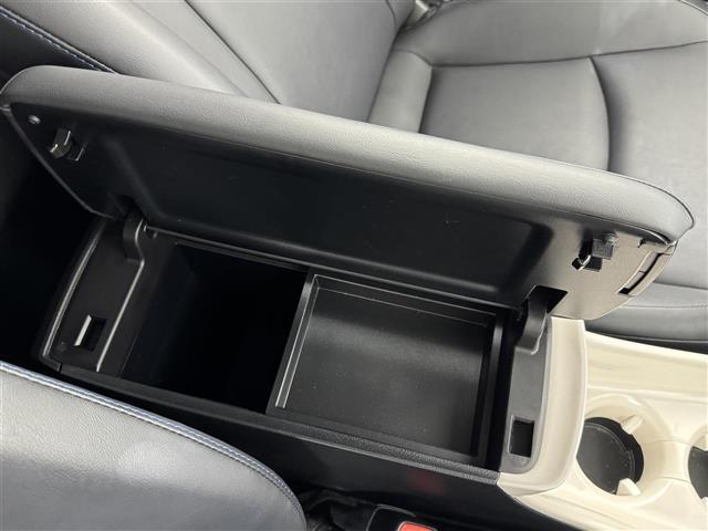 プリウス Ａツーリングセレクション　純正ナビ（フルセグＴＶ）　バックカメラ　ビルトインＥＴＣ　レーダークルコン　コーナーセンサー　衝突軽減ブレーキ　レーンキープ　ＰＫＳＢ　ＢＳＭ　パーキングアシスト　ＨＵＤ　シートヒーター　ＬＥＤライト（33枚目）