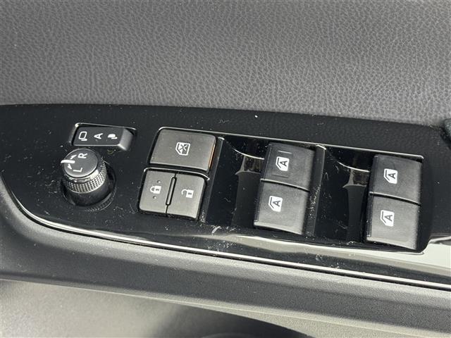 プリウス Ａツーリングセレクション　純正ナビ（フルセグＴＶ）　バックカメラ　ビルトインＥＴＣ　レーダークルコン　コーナーセンサー　衝突軽減ブレーキ　レーンキープ　ＰＫＳＢ　ＢＳＭ　パーキングアシスト　ＨＵＤ　シートヒーター　ＬＥＤライト（34枚目）