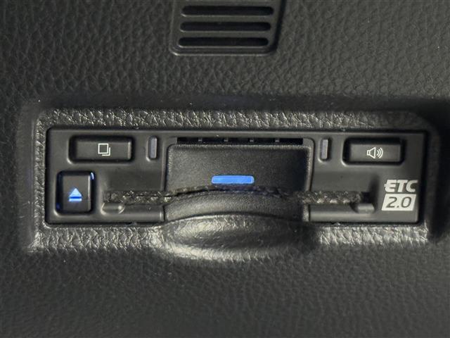 ヴォクシー Ｓ－Ｚ　１４型後席モニター　純正１０．５型ＤＡナビ　快適利便　ＥＴＣ２．０　デジタルルームミラー　レーダークルコン　トヨタセーフティセンス　両側電動スライドドア　シートヒーター　パワーバックドア　３眼ＬＥＤ（13枚目）