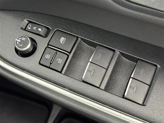 ヴォクシー Ｓ－Ｚ　１４型後席モニター　純正１０．５型ＤＡナビ　快適利便　ＥＴＣ２．０　デジタルルームミラー　レーダークルコン　トヨタセーフティセンス　両側電動スライドドア　シートヒーター　パワーバックドア　３眼ＬＥＤ（30枚目）