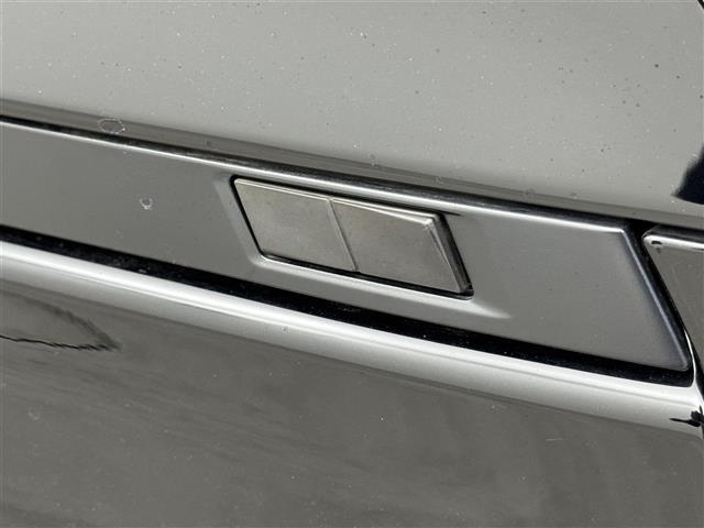 ヴォクシー Ｓ－Ｚ　１４型後席モニター　純正１０．５型ＤＡナビ　快適利便　ＥＴＣ２．０　デジタルルームミラー　レーダークルコン　トヨタセーフティセンス　両側電動スライドドア　シートヒーター　パワーバックドア　３眼ＬＥＤ（33枚目）