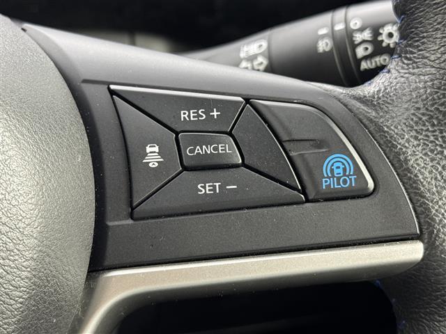 セレナ ｅ－パワー　オーテック　後席モニター　純正９型ナビ　全方位カメラ　３６０°ドラレコ／デジタルルームミラー　プロパイロット　エマージェンシーブレーキ　レーンキープ　パーキングアシスト　両側電動スライドドア　ステアリングヒーター（9枚目）