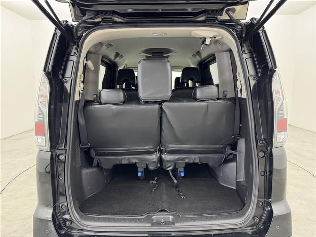 セレナ ｅ－パワー　オーテック　後席モニター　純正９型ナビ　全方位カメラ　３６０°ドラレコ／デジタルルームミラー　プロパイロット　エマージェンシーブレーキ　レーンキープ　パーキングアシスト　両側電動スライドドア　ステアリングヒーター（16枚目）