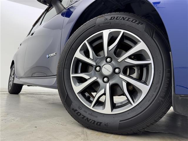 ノート ｅ－パワーオーテック　純正ナビ（フルセグＴＶ）　アラウンドビューモニター　ＥＴＣ２．０　前方ドラレコ　デジタルルームミラー　クルーズコントロール　コーナーセンサー　エマージェンシーブレーキ　レーンキープ　純正１５インチＡＷ（18枚目）