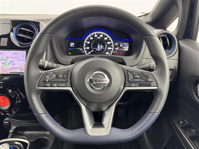 ノート ｅ－パワーオーテック　純正ナビ（フルセグＴＶ）　アラウンドビューモニター　ＥＴＣ２．０　前方ドラレコ　デジタルルームミラー　クルーズコントロール　コーナーセンサー　エマージェンシーブレーキ　レーンキープ　純正１５インチＡＷ（24枚目）