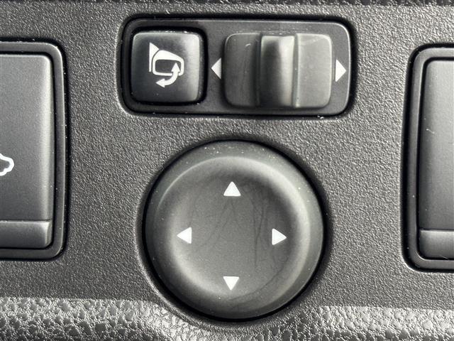 ノート ｅ－パワーオーテック　純正ナビ（フルセグＴＶ）　アラウンドビューモニター　ＥＴＣ２．０　前方ドラレコ　デジタルルームミラー　クルーズコントロール　コーナーセンサー　エマージェンシーブレーキ　レーンキープ　純正１５インチＡＷ（29枚目）