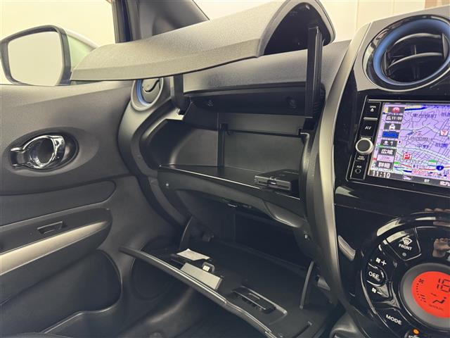 ノート ｅ－パワーオーテック　純正ナビ（フルセグＴＶ）　アラウンドビューモニター　ＥＴＣ２．０　前方ドラレコ　デジタルルームミラー　クルーズコントロール　コーナーセンサー　エマージェンシーブレーキ　レーンキープ　純正１５インチＡＷ（32枚目）