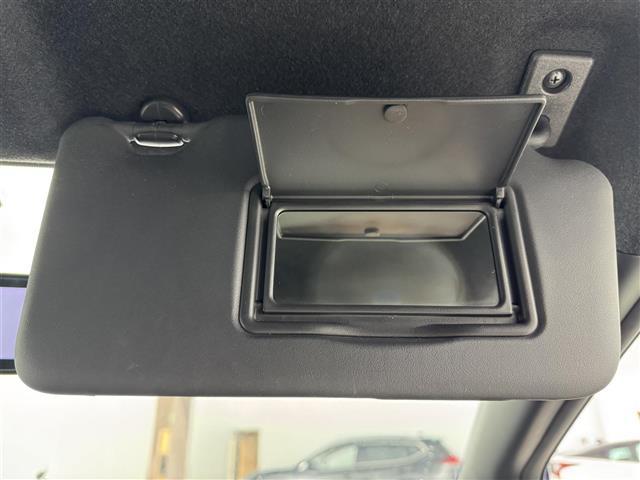 ノート ｅ－パワーオーテック　純正ナビ（フルセグＴＶ）　アラウンドビューモニター　ＥＴＣ２．０　前方ドラレコ　デジタルルームミラー　クルーズコントロール　コーナーセンサー　エマージェンシーブレーキ　レーンキープ　純正１５インチＡＷ（34枚目）