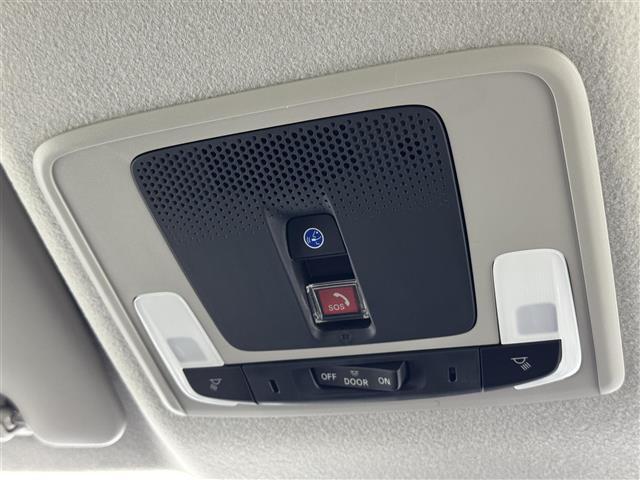 フリード ｅ：ＨＥＶクロスター　登録済未使用車　純正ナビ／フルセグＴＶ　バックカメラ　アダプティブクルコン　コーナーセンサー　衝突軽減　レーンキープ　アクセル踏み間違い防止　ＢＳＭ　両側電動スライドドア　シートヒーター　ＬＥＤライト（12枚目）
